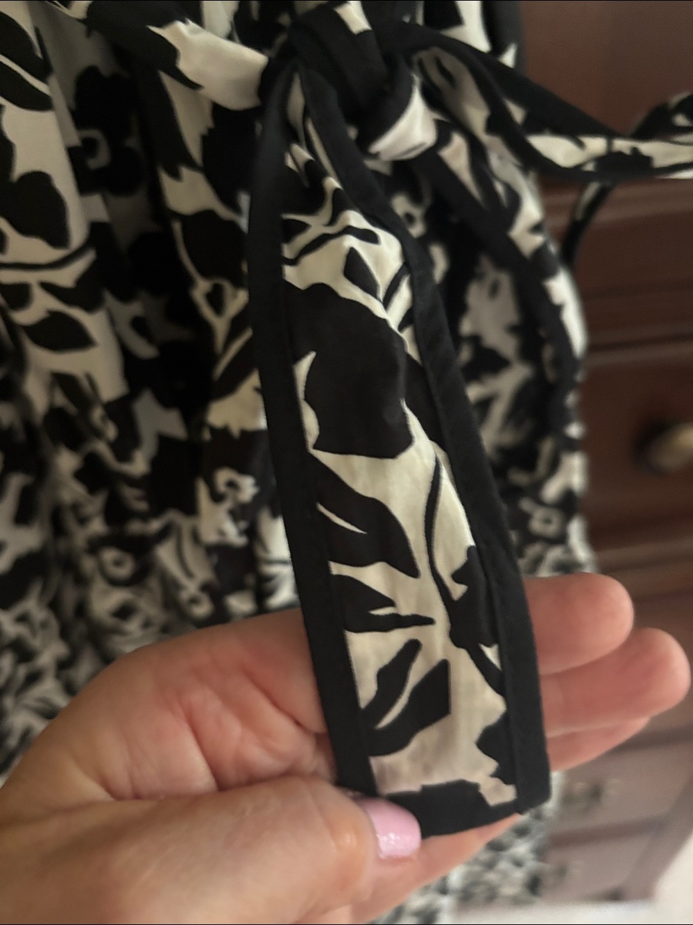 Avara Medium black and white floral midi dress with tie waist. NWT - Picture 5 of 7